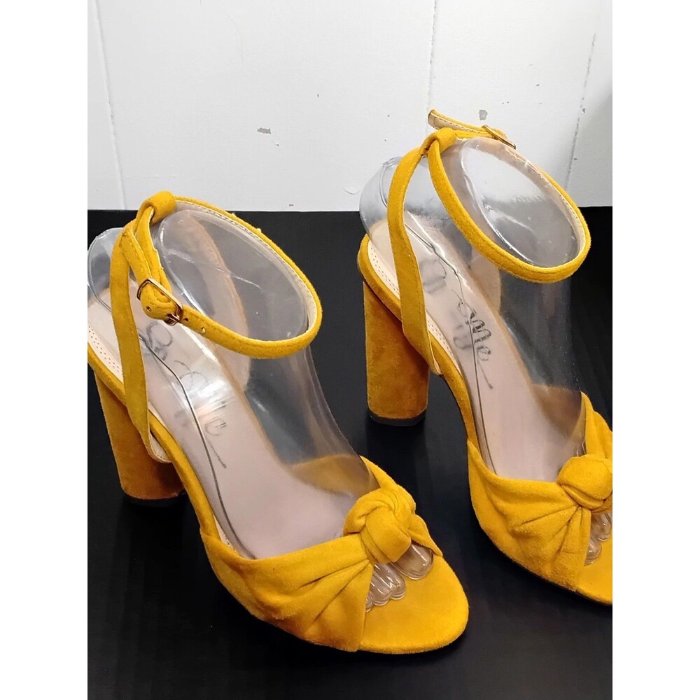 So Me Open Toe Ankle strap 4"  high heels Golden colored Size 7